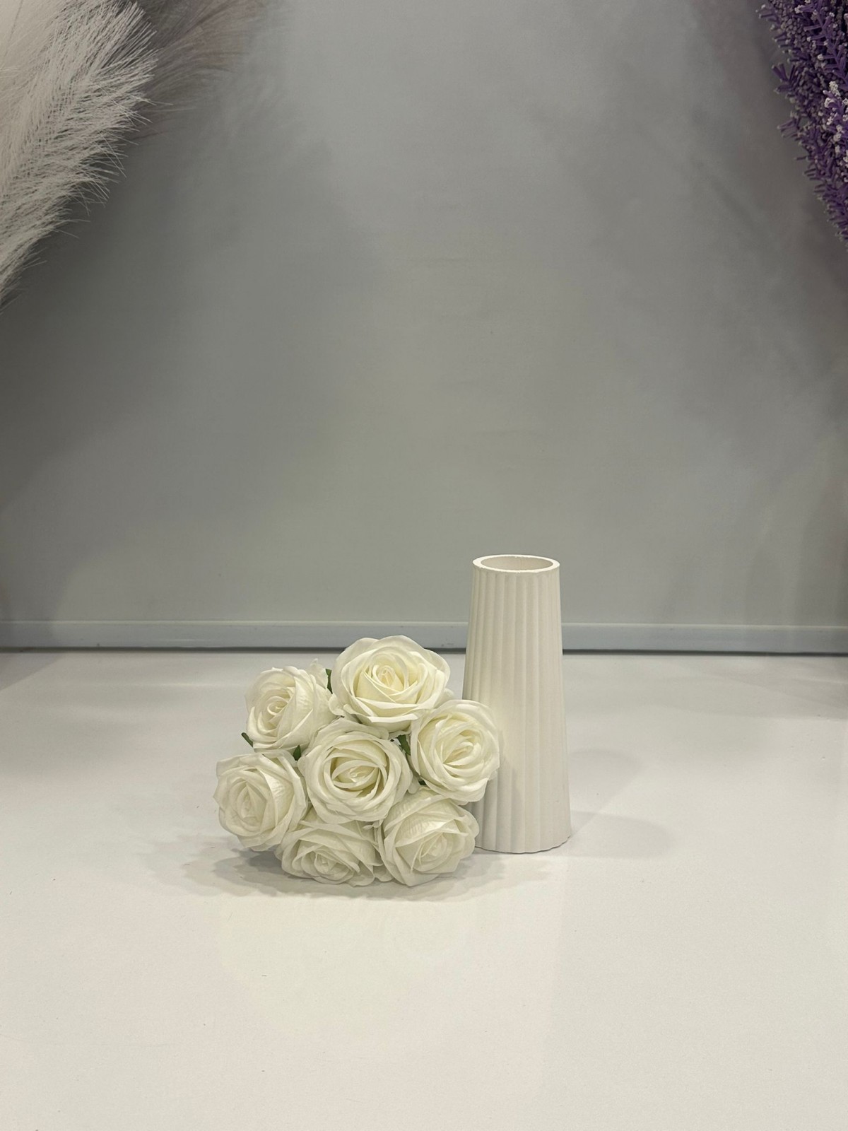 BEYAZ GÜL DEMETİ YAPAY 7'Lİ 1.Cİ KALİTE 25 CM BOY BEYAZ GÜL DEMETİ YAPAY 7'Lİ 1.Cİ KALİTE 25 CM BOY