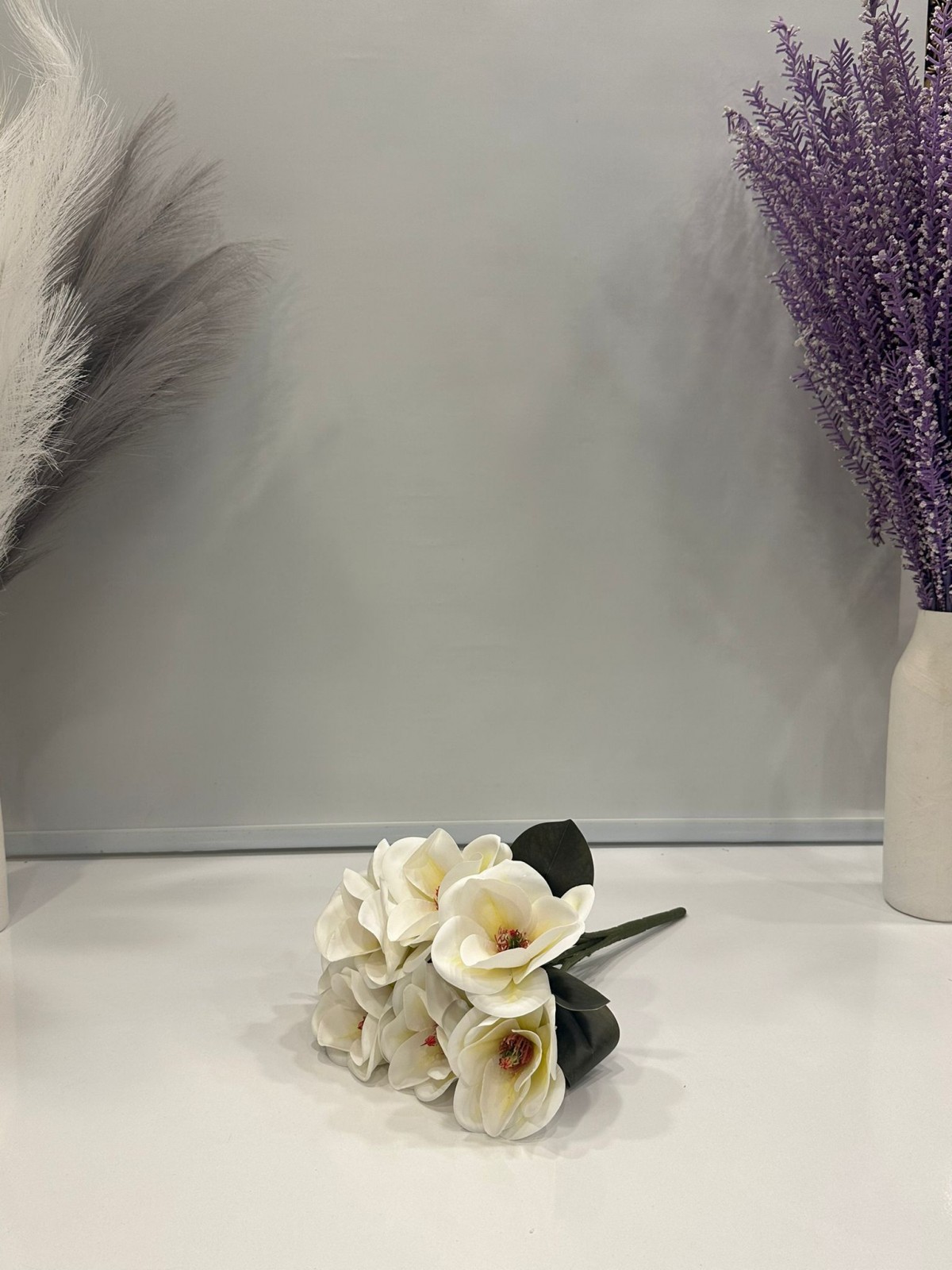 BEYAZ ISLAK MANOLYA YAPAY DEMET 6 KAFALI BOY 40 CM BEYAZ ISLAK MANOLYA YAPAY DEMET 6 KAFALI BOY 40 CM