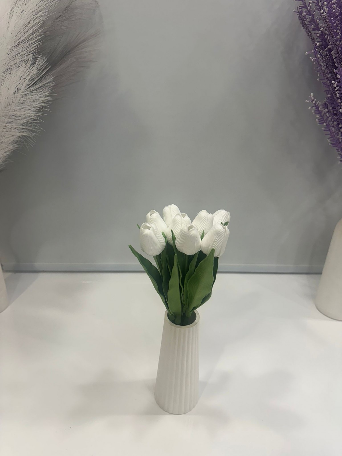 BEYAZ LATEX YAPAY LALE DEMETİ 8 Lİ BOY 32 CM BEYAZ LATEX YAPAY LALE DEMETİ 8 Lİ BOY 32 CM