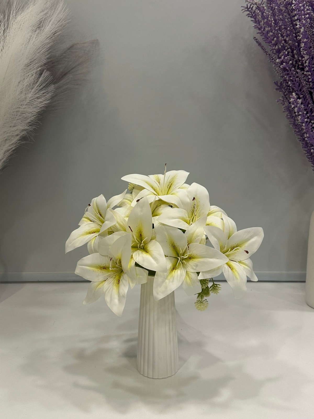 KREM SARI LİLYUM YAPAY 11 DALLI , BOY 42 CM KREM SARI LİLYUM YAPAY 11 DALLI , BOY 42 CM