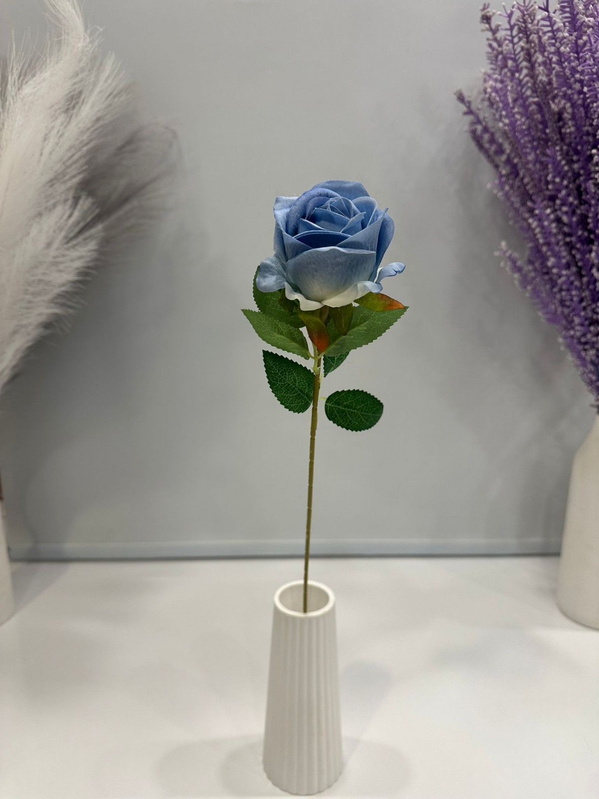 MAVİ GÜL YAPAY 1.Cİ KALİTE TEKLİ 50 CM BOY MAVİ GÜL YAPAY 1.Cİ KALİTE TEKLİ 50 CM BOY