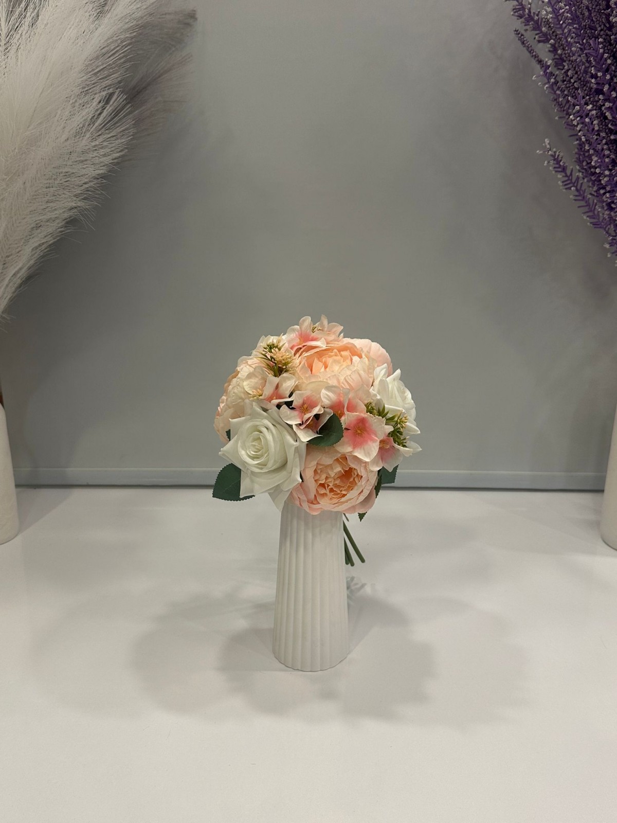 JUMBO PEMBE ŞAKAYIK & BEYAZ GÜL ARANJMANI YAPAY 13 DALLI DEMET BOY 35 CM JUMBO PEMBE ŞAKAYIK & BEYAZ GÜL ARANJMANI YAPAY 13 DALLI DEMET BOY 35 CM