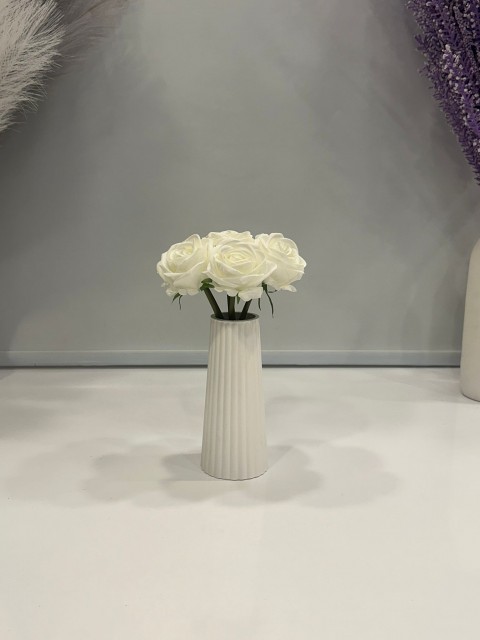 BEYAZ GÜL DEMETİ YAPAY 7'Lİ  1.Cİ KALİTE 25 CM BOY