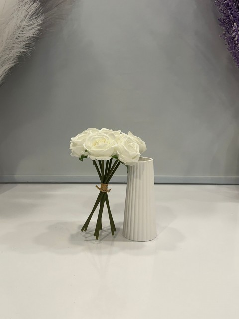 BEYAZ GÜL DEMETİ YAPAY 7'Lİ  1.Cİ KALİTE 25 CM BOY