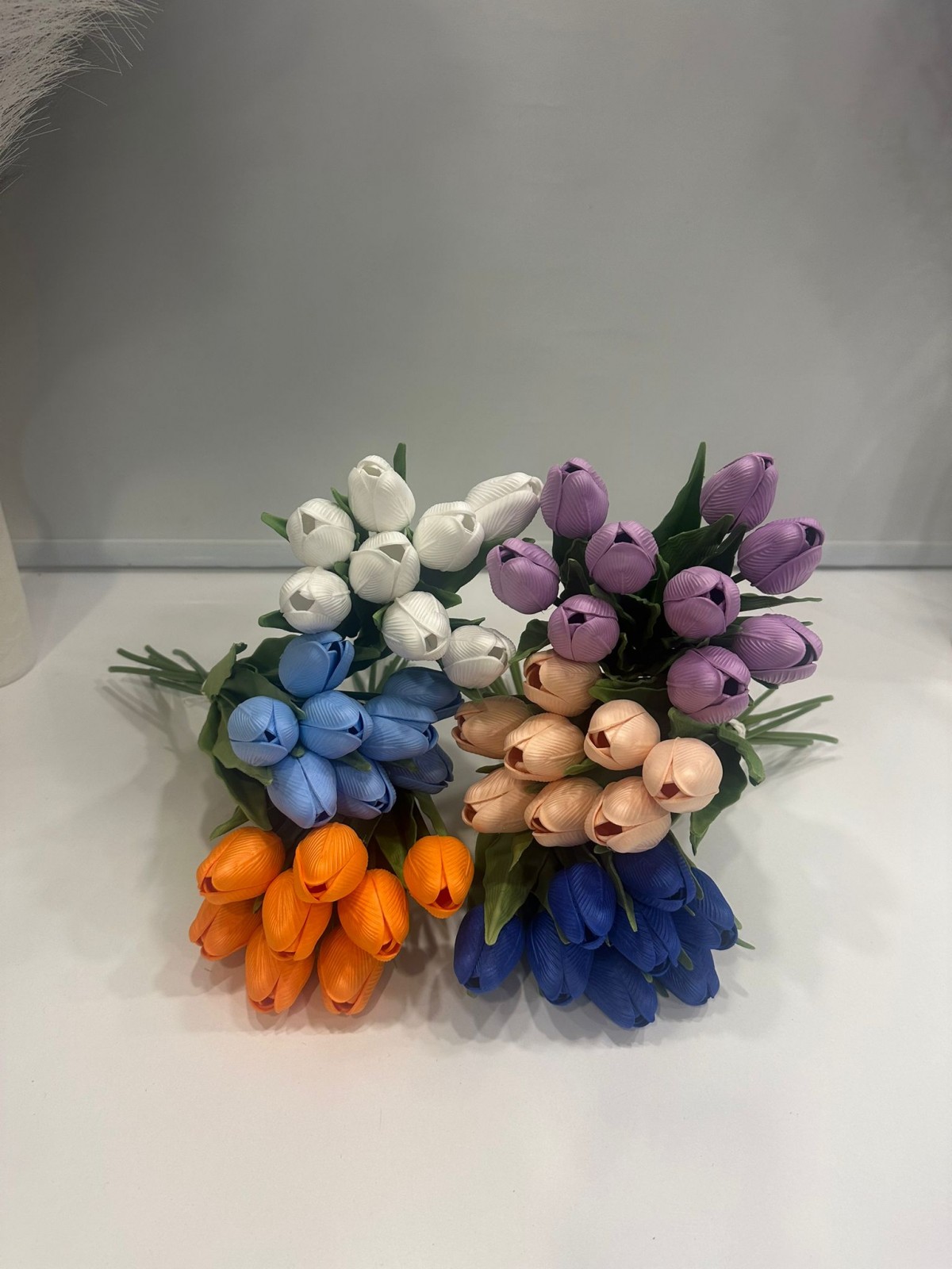 SOMON LATEX YAPAY LALE DEMETİ 8 Lİ BOY 32 CM SOMON LATEX YAPAY LALE DEMETİ 8 Lİ BOY 32 CM