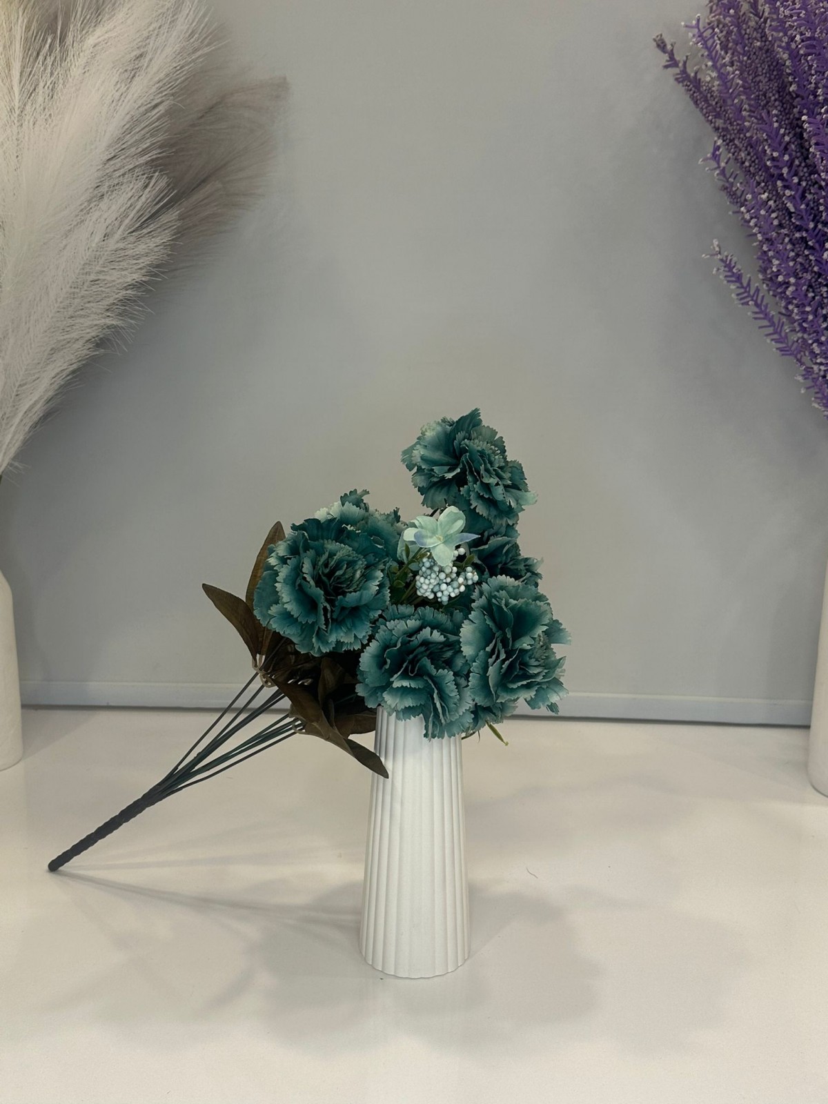 TURKUAZ KARANFİL YAPAY 11 DALLI , BOY 50 CM TURKUAZ KARANFİL YAPAY 11 DALLI , BOY 50 CM